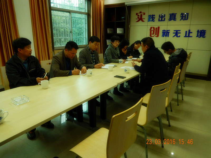 許永利總經(jīng)理和外專局領(lǐng)導(dǎo)一行進(jìn)行座談